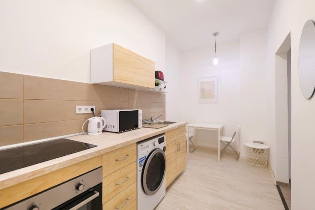 2 Bedroom Flat In Nyar Str., Boutique Budapest Exterior photo
